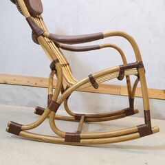 山川ラタンの籐家具作りを継承する加瀬ラタン工芸のC-264 籐製 ロッキングチェアです。しなやかな曲線を描くラタンが体を包み込むような快適な座り心地の揺り椅子♪ 北欧スタイルにもおススメです！の画像