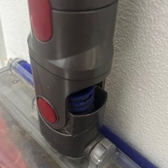 受渡し確定済み　ダイソンv8 壁付け充電ベース付き　※バッテリー交換必須の画像