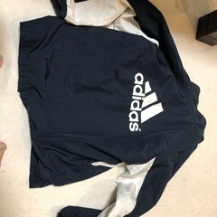 １３０adidas　ジャンパーの画像