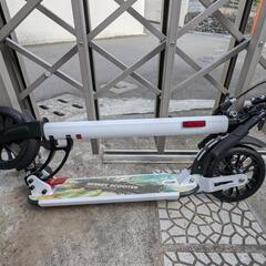 大人用キックボードの画像