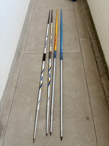 陸上競技　やり投げ　合計で4本