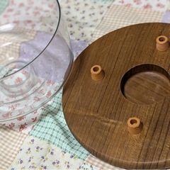 【ケーキカバー・サラダボウル】ガラス製容器（木製チークベース付き）の画像