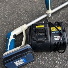 草刈機　庭仕事の画像