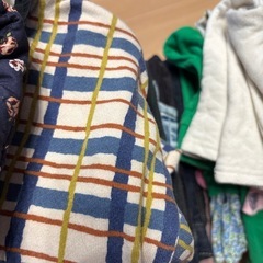 子供服　女の子用90㎝衣装ケース1箱分の画像