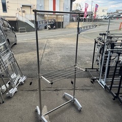 本日からオープン🎉洗濯干し、ハンガーラック300円　在庫たくさんありの画像