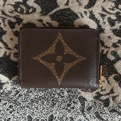 LOUIS VUITTON 財布の画像