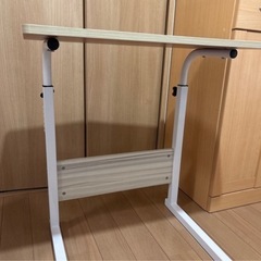 サイドテーブル　パソコンデスクの画像