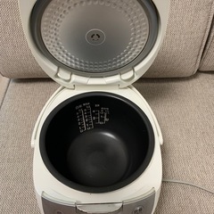 TOSHIBA  炊飯器の画像