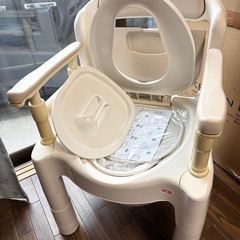 介護　介助　ポータブルトイレ　アロン化成　安寿　新品未使用の画像