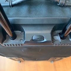 TUMI ブラック キャリーケースの画像