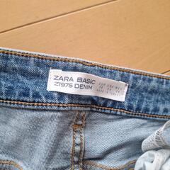 ZARA　ダメージジーンズの画像
