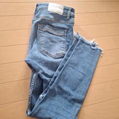 ZARA　ダメージジーンズの画像