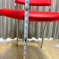 真っ赤なダイニングチェア2個セット の画像