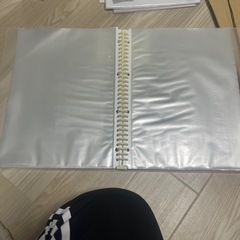 A430穴ファイルとクリアファイル30枚くらいの画像