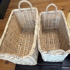 お譲りの方きまりました！かご×2、バリスタ保温ポット×2、ミシン　差し上げます、の画像