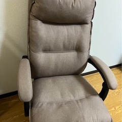 ゲーミングデスク⭐︎ゲーミングチェアオットマン付きの画像