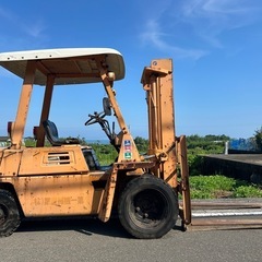 KOMATSU フォークリフト AT 2トン　揚高3m ディーゼル　ダブルタイヤ　リフト　積載 運搬　2t セル　コマツ　建機　宮崎　簡易始動動画あり　の画像