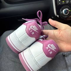 NIKE エアフォース1 ロー ライトボルドーの画像