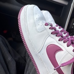 NIKE エアフォース1 ロー ライトボルドーの画像