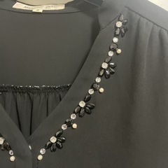 Apuweiser-Richeのビジューブラウスです☺️の画像