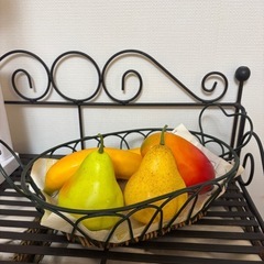 バスケット&フェイクフルーツの画像