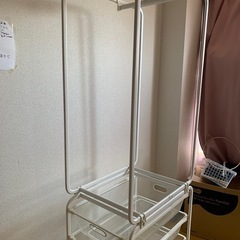 ハンガーラックの画像