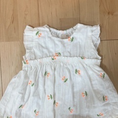 【美品・ベビー服】petit main 80cm チェリー刺しゅうセットアップの画像
