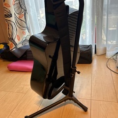 ギター、ギタースタンドの画像