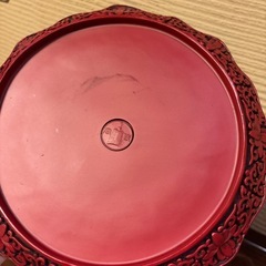 中国  故宫  剔紅堆朱　楼閣山水人物文盤　漆塗り 漆器 彫り輪花皿 1枚　希少美品。   の画像