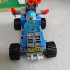 レゴブロック　エイリアンコンクエストの車　組み立て済み完成品の画像