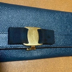 フェラガモ　長財布　折財布の画像