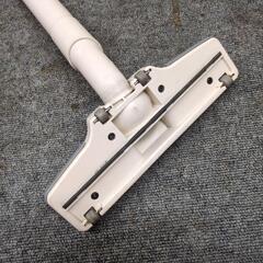 J270 ★小キズ使用感有り★充電式スティック掃除機★Makita★CL113FDの画像