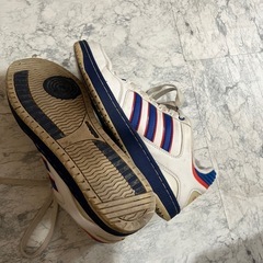 近日削除します！先着順です✅アディダス　メンズスニーカー27.0㎝の画像