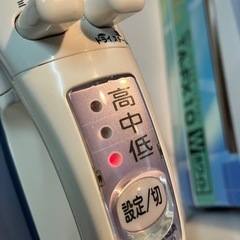 H 2508-457  TOSHIBA 東芝コードレススチームアイロン TA-FX10 楽がけサイズ 2000年製 通電確認済み 現状お渡しの画像
