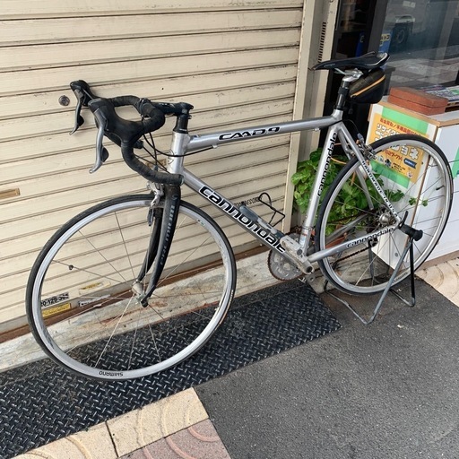 売り切れました！CANNONDALE CAAD9 ロードバイク　アルミフレーム　アメリカ　タイヤサイズ23-622(700×23C)