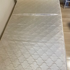 セミダブルサイズベッドの画像