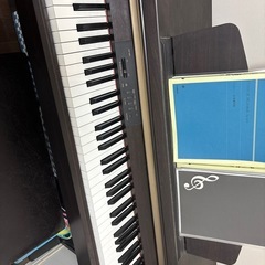 電子ピアノ（椅子つき）の画像