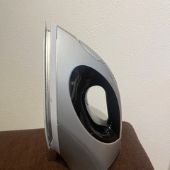 【東芝 TOSHIBA スチームアイロン TA-GX100-S シャイニーシルバー】の画像