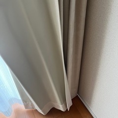 158cm×250cm 2枚組　ニトリベージュボタニカル柄の遮光カーテン＆レースセット　の画像