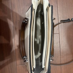 小さめのカバン
の画像