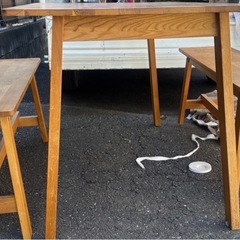 【美品】ダイニングテーブル　ベンチ２脚付きの画像