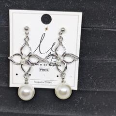 (新品)ピアス[シルバー、パール]の画像