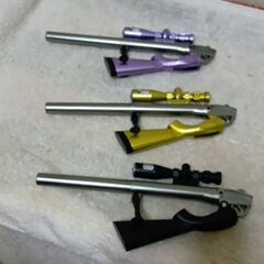 折りたたみ銃フィギィア（ライト付き）＆拳銃＆手榴弾の画像