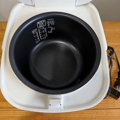 IRIS OHYAMA 炊飯器　3合炊き　2021年製の画像