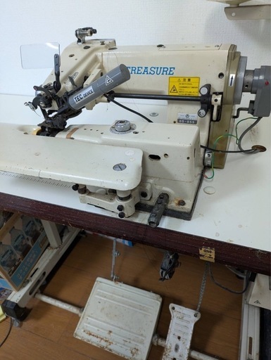 TREASURE ロックミシン電動式 フットペダル付き
