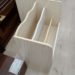 リユースのサカイ栃木店★ジモティ割あり★  本棚 ホワイト×ホワイトベージュ W50×D30×H64 クリーニング済み TC10241の画像