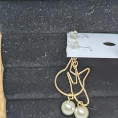 (新品)樹脂ピアス[ゴールド]の画像