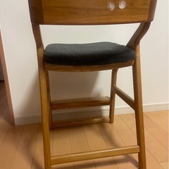 【現状引き渡し品】作りのしっかりした調整可能な椅子です^_^座面や足置きが調整可能♪の画像