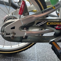 子供用自転車（16インチ）ブリヂストン　補助輪・スタンドありの画像