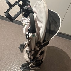 アップリカ　マジカルエアープラス　B型ベビーカーの画像